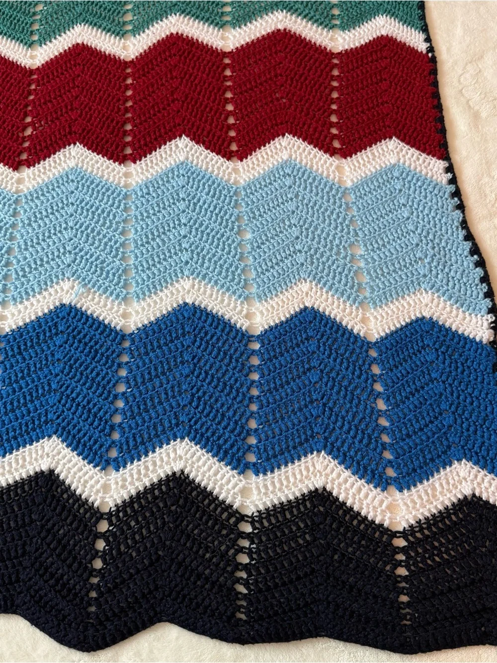 Vintage Handmade Crochet Chevron Zigzag Ripple Afghan Throw Blanket 53x72 Boho